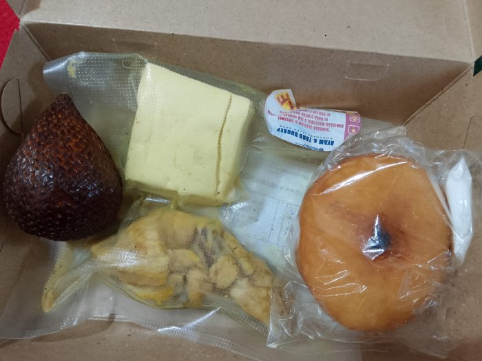 Donat, Ayam, Tahu, dan Salak: Menu MBG Sehat untuk Siswa MTsN 2 Sungai Penuh