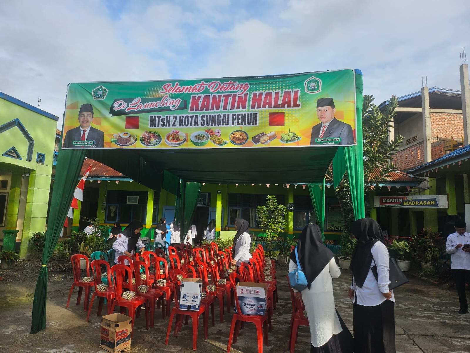 Kepala Madrasah Luncurkan Kantin Halal: Persiapan dan Arahan Terkini