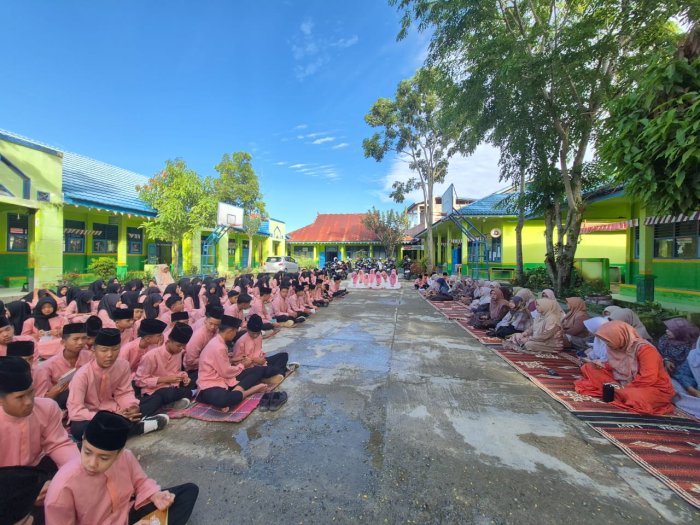 Semarak Yasinan MTsN 2 Sungai Penuh, Kelas VIII.E Dapat Giliran Petugas