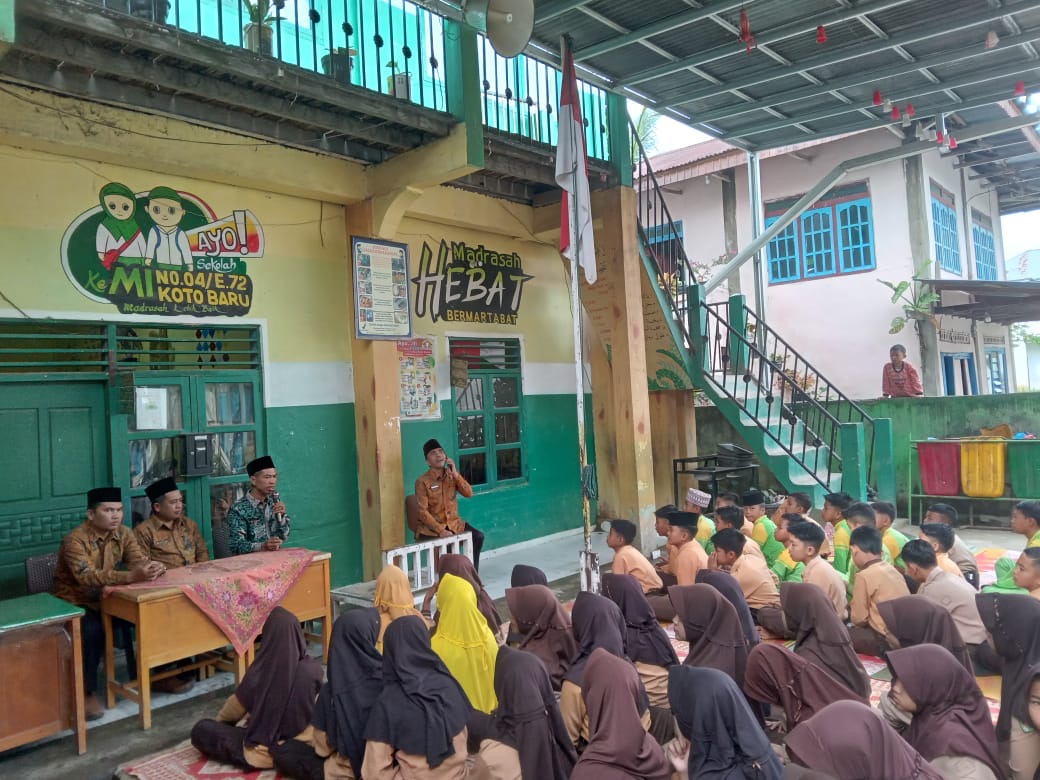 Kunjungan Guru MTsN 2 Sungai Penuh ke MI Koto Baru: Membangun Kerja Sama, Sosialisasi dan Berbagi Pengalaman