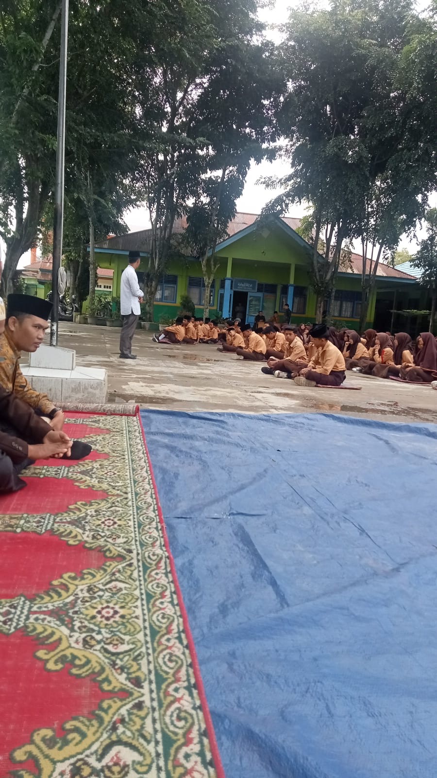 Hari Terakhir Pembelajaran di Bulan Suci Ramadan: MTsN 2 Sungai Penuh Tutup dengan Pembinaan dan Salam-Salaman