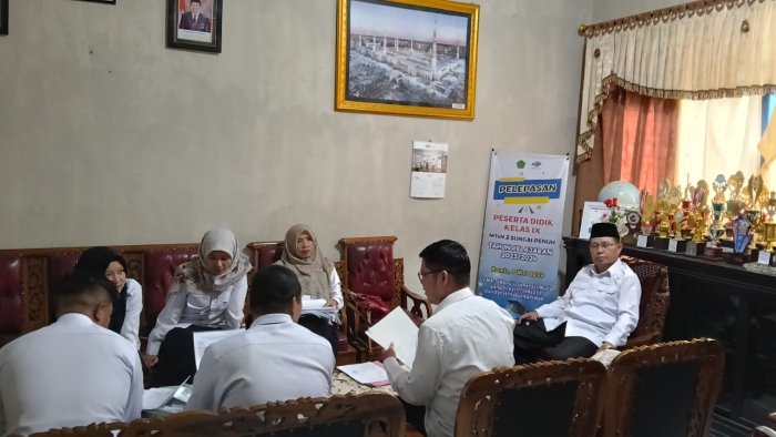 Tingkatkan Akuntabilitas, MTsN 2 Sungai Penuh Terima Kunjungan Tim Monev Kemenag