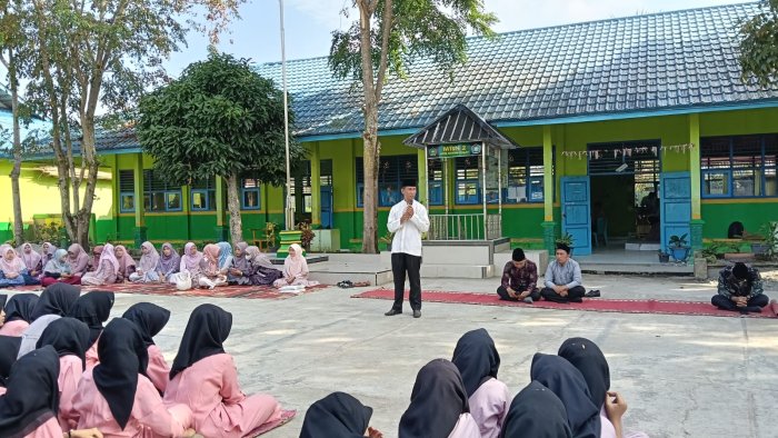 Tabligh Akbar Pesantren Ramadan MTsN 2 Sungai Penuh Buya Edi Effendi Tekankan Pentingnya Silaturahmi