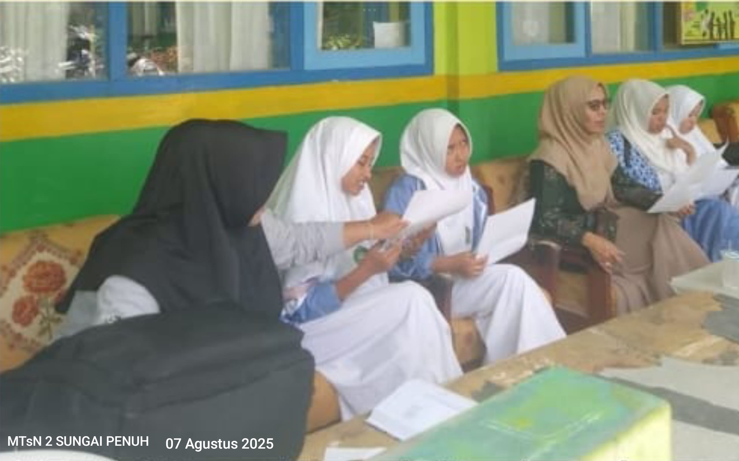 MTsN 2 Sungai Penuh Kembangkan Pembinaan Seni Islami dengan Fokus pada Sholawat
