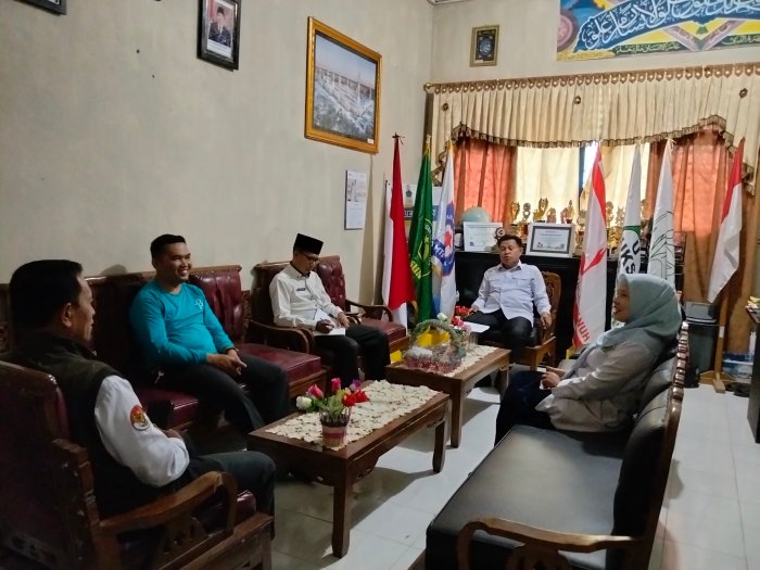 Dr. Syafri Juana Pimpin Rapat Koordinasi, Fokus pada Penerimaan Siswa Baru dan Pengembangan Bakat Siswa Dr. Syafri Juana Pimpin Rapat Koordinasi, Fokus pada Penerimaan Siswa Baru dan Pengembangan Bakat Siswa