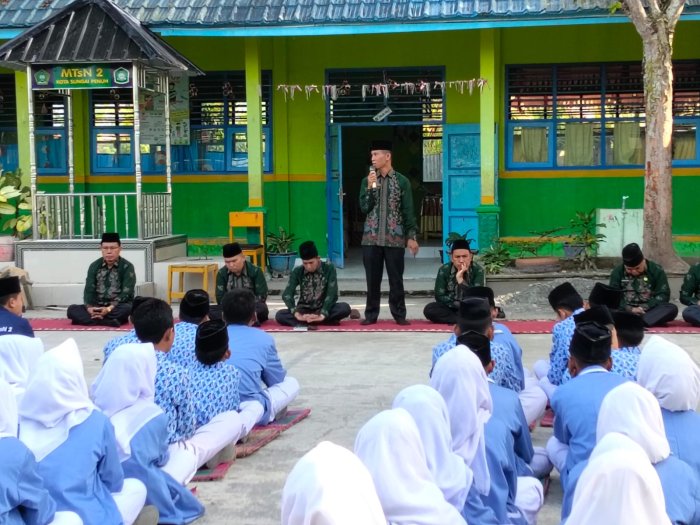 Ciptakan Lingkungan Religius, MTsN 2 Sungai Penuh Konsisten Gelar Yasinan Bersama di Bulan Ramadhan
