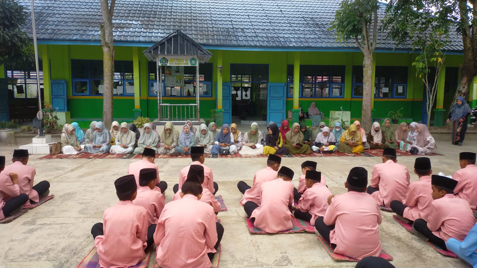 yasinan rutin kembali dilaksanakan sebelum mulainya ujian Pratik shalat 