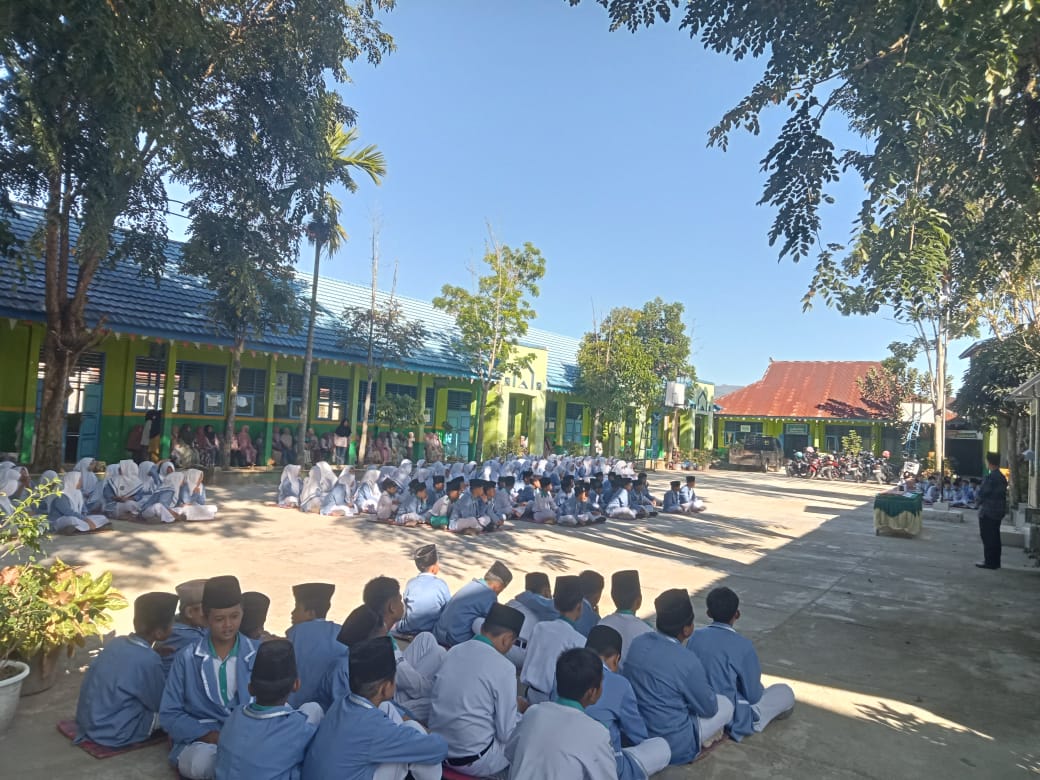 MTsN Akhiri Tahun Ajaran 2024/2025 Dengan Penyerahan Rapor dan Penghargaan Clasmeeting