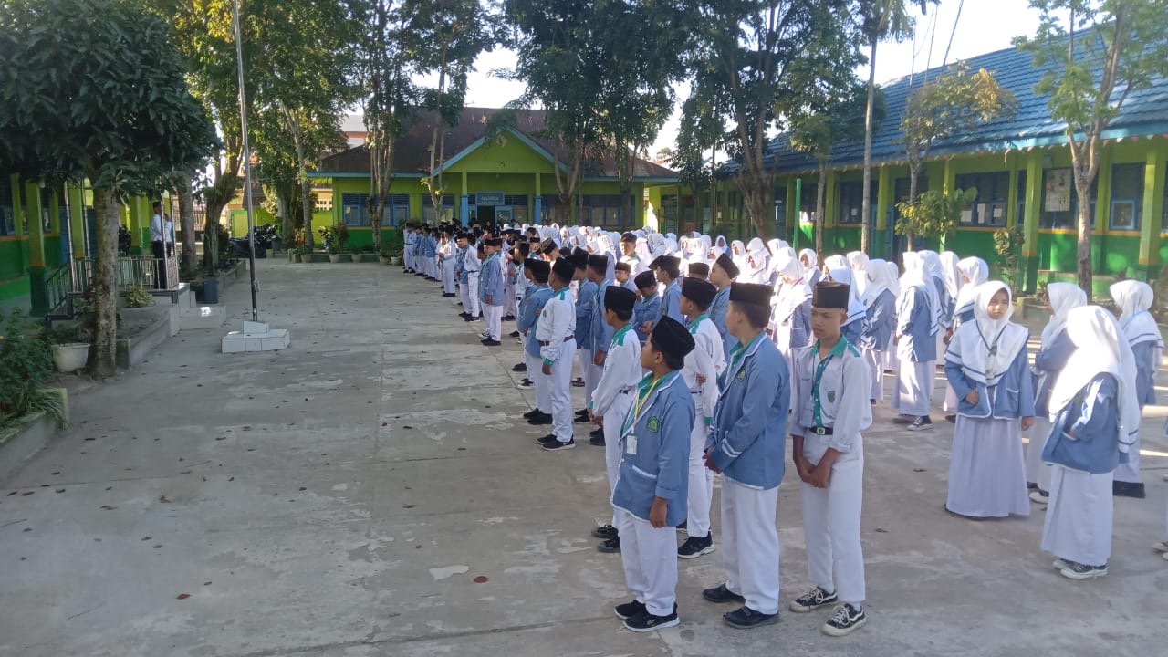 MTsN 2 Sungai Penuh melaksanakan Ujian Pertama Semester Genap TP 2024-2025: Inovasi dan Tantangan