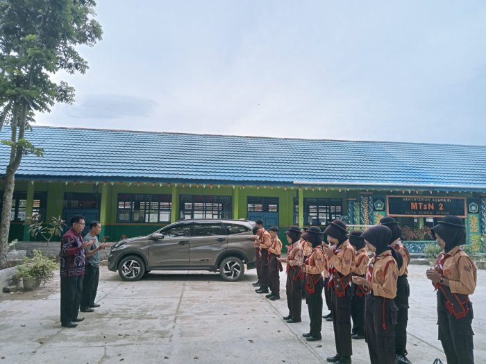 Dukung Generasi Berkarakter, MTsN 2 Sungai Penuh Lepas Peserta Jambore Cabang Dukung Generasi Berkarakter, MTsN 2 Sungai Penuh Lepas Peserta Jambore Cabang