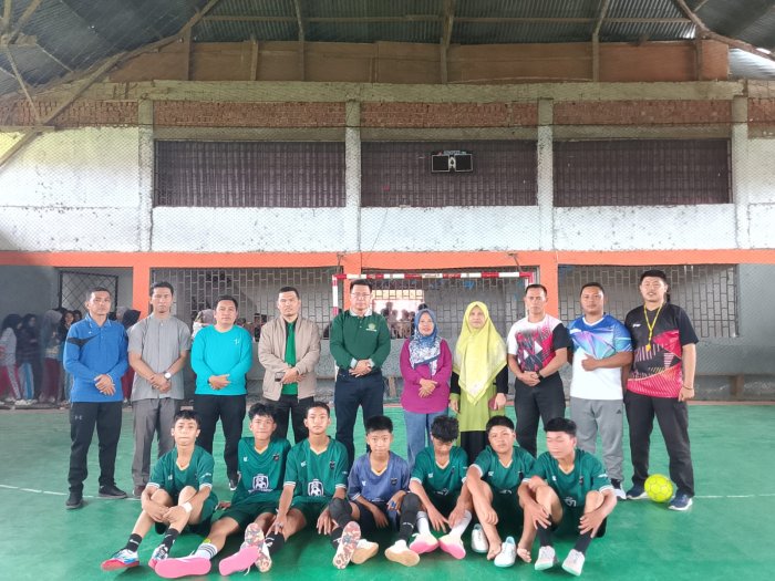 Liga Futsal MTsN 2 Sungai Penuh Resmi Berakhir, Kelas IX A dan VIII A Raih Juara