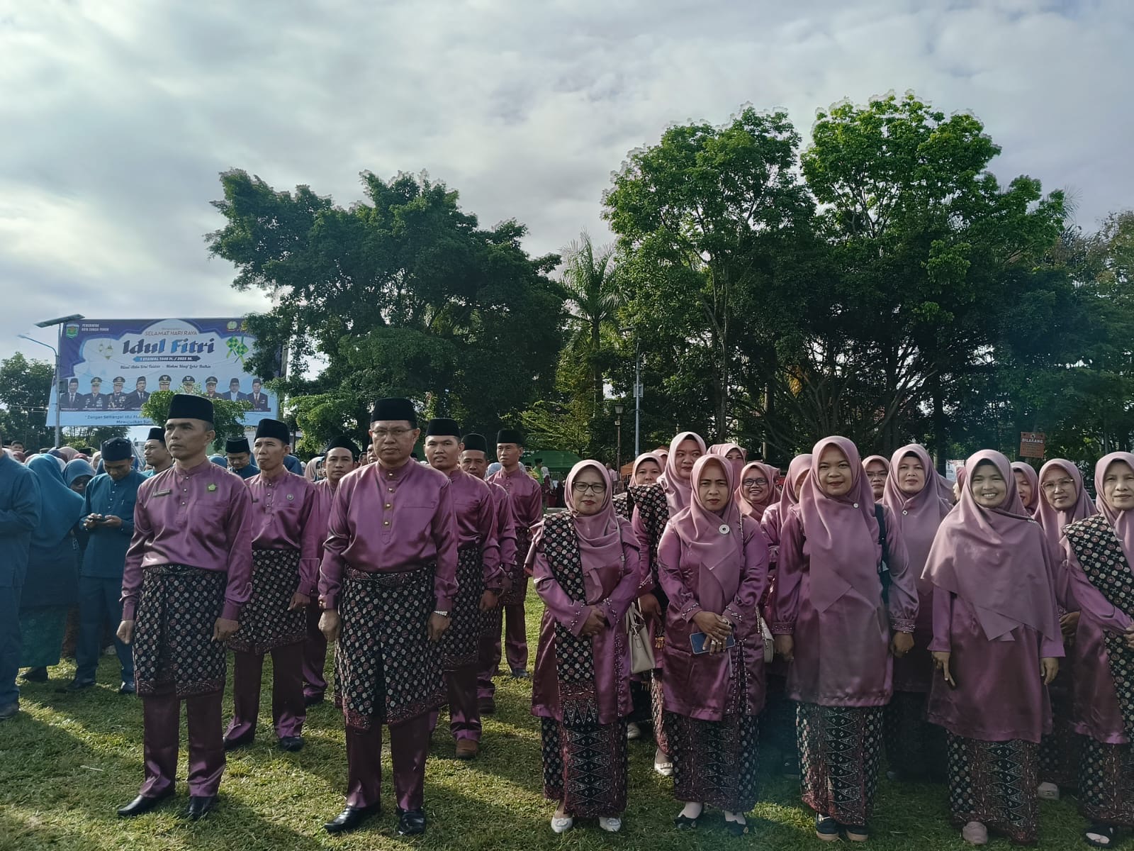 MTsN 2 Sungai Penuh Rayakan Hari Pendidikan Nasional 2025 di Lapangan Merdeka