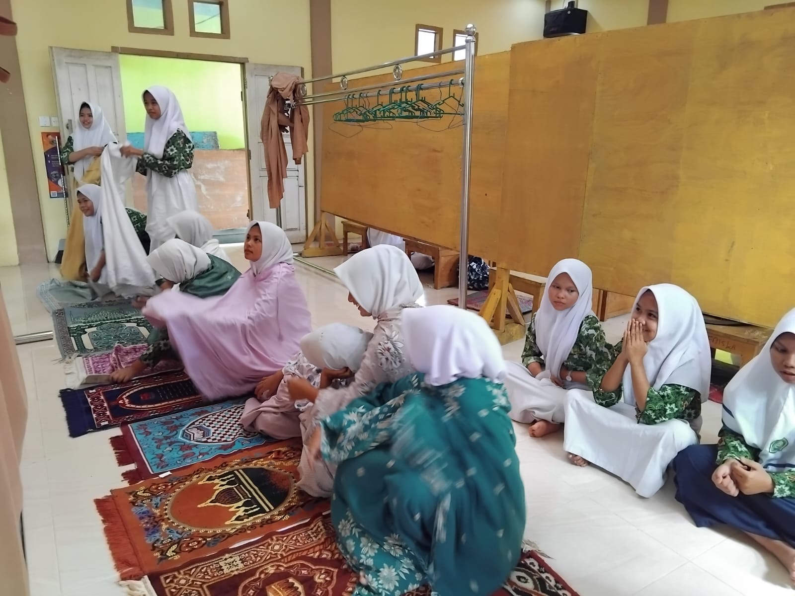 Sholat Berjamaah di Sekolah, Meningkatkan Kualitas Ibadah dan Kepribadian