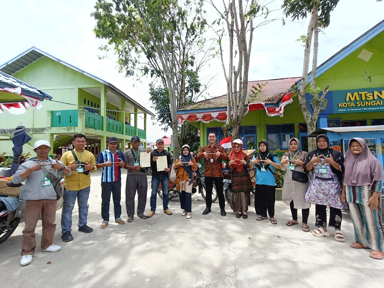 Pendamping dan Pengawas Produk Halal  Kunjungi MTsN 2 Sungai Penuh, Himbau Percepatan Sertifikasi Halal 