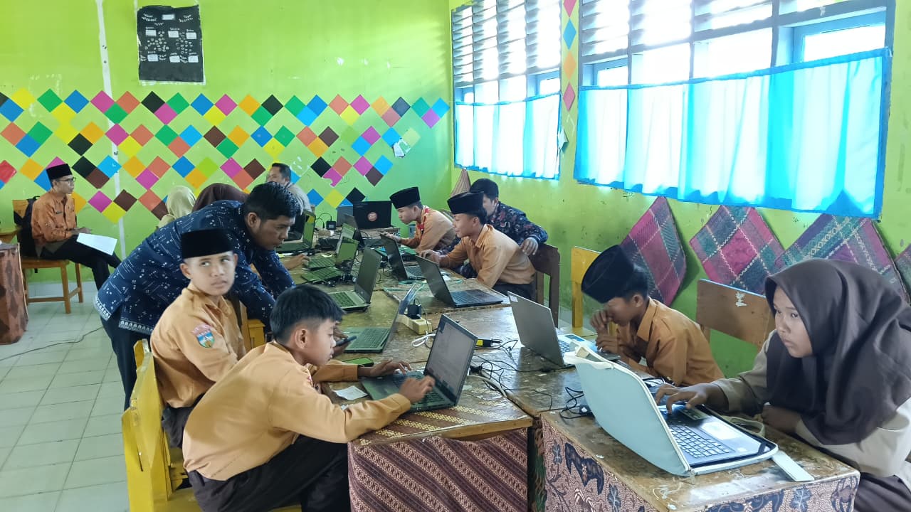 Gladi ANBK, Siswa MTsN 2 Sungai Penuh Tunjukkan Semangat Tinggi