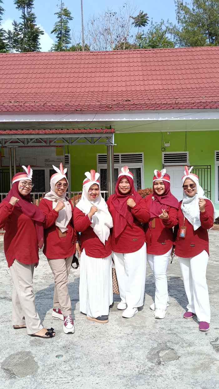  DWP MTsN 2 Sungai Penuh Juara Umum  Lomba Peringatan HUT RI Ke 80 di KanKemenag Sungai Penuh