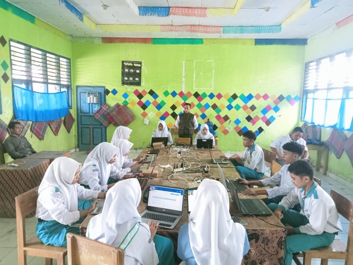 Gladi Tes Hari Kedua di MTsN 2 Sungai Penuh, Siswa Kelas IX Asah Kesiapan Hadapi Ujian