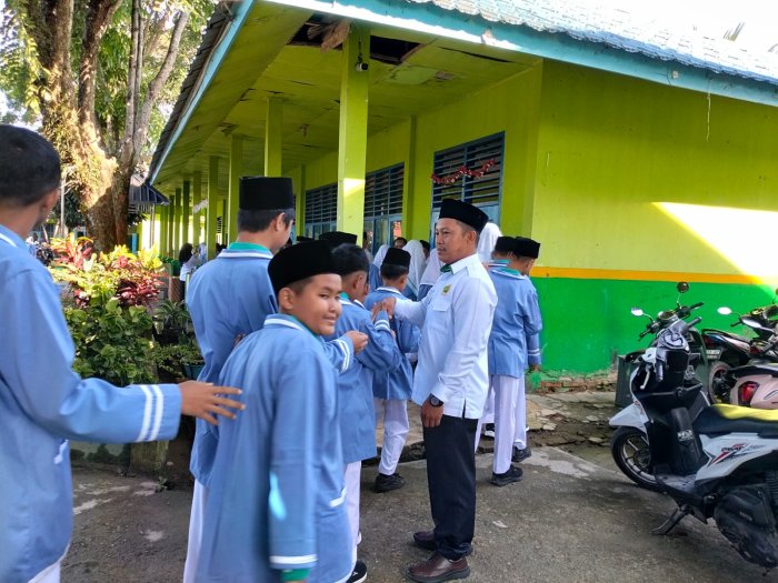 Halal Bihalal MTsN 2 Sungai Penuh: Momentum Saling Memaafkan dan Memperkuat Kebersamaan