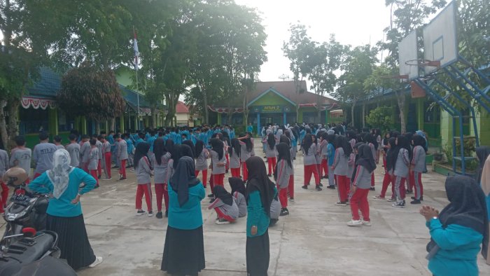 Peduli Kesehatan Jasmani, Siswa MTsN Rutin Lakukan Senam Setiap Sabtu Pagi