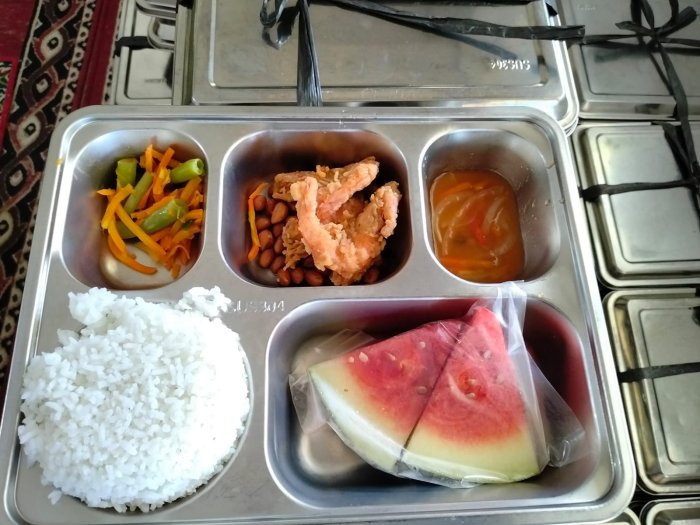 Menu Makan Bergizi Gratis di MTsN 2 Sungai Penuh Rabu, 28 Januari 2026