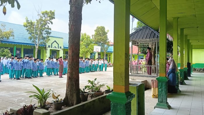 MTsN 2 Sungai Penuh Gelar Upacara HUT ke-69 Jambi, Kenang Jasa Pendiri