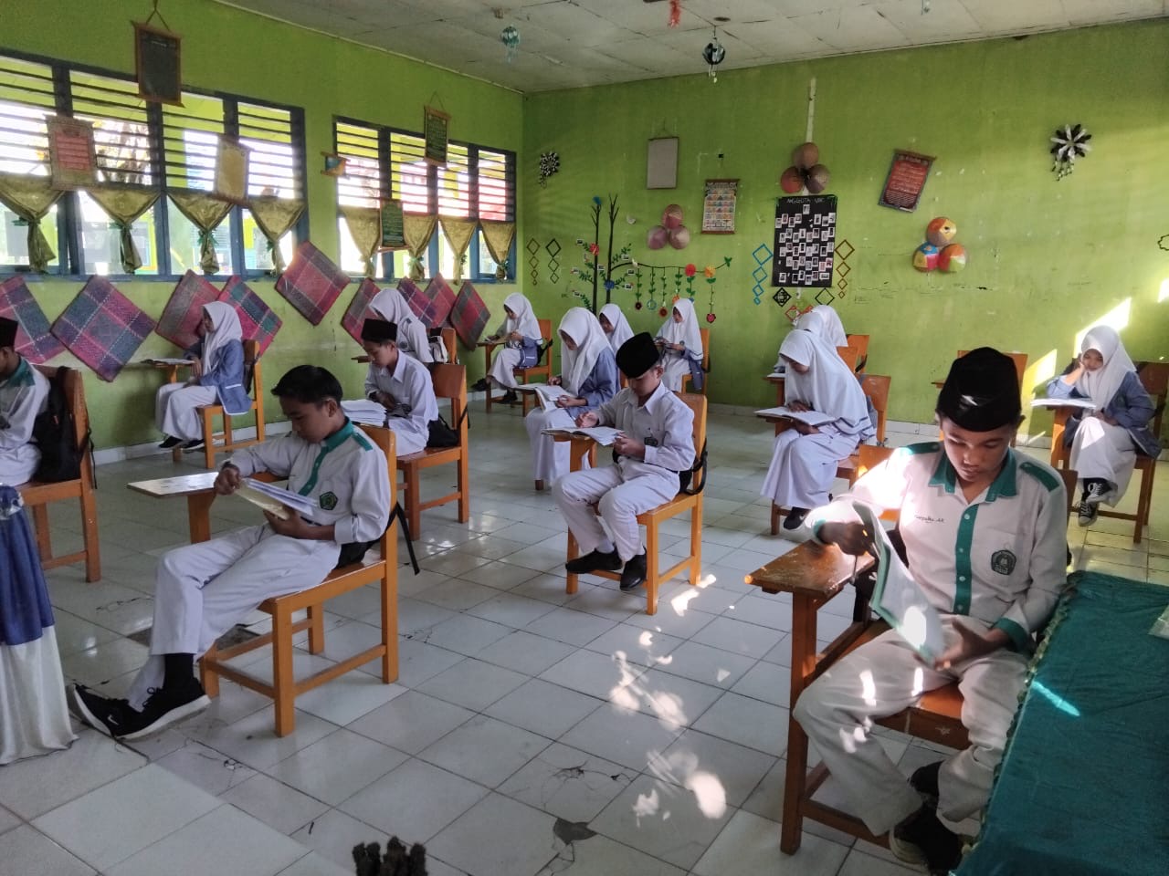 MTsN 2 Sungai Penuh Gelar Mid Semester dan Ujian Akhir untuk Cek Progres Siswa