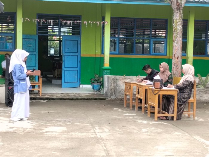 Ajang Unjuk Bakat Siswa, Lomba Solo Song Meriahkan Hari Pertama Kelas Meeting MTsN 2 Sungai Penuh Ajang Unjuk Bakat Siswa, Lomba Solo Song Meriahkan Hari Pertama Kelas Meeting MTsN 2 Sungai Penuh