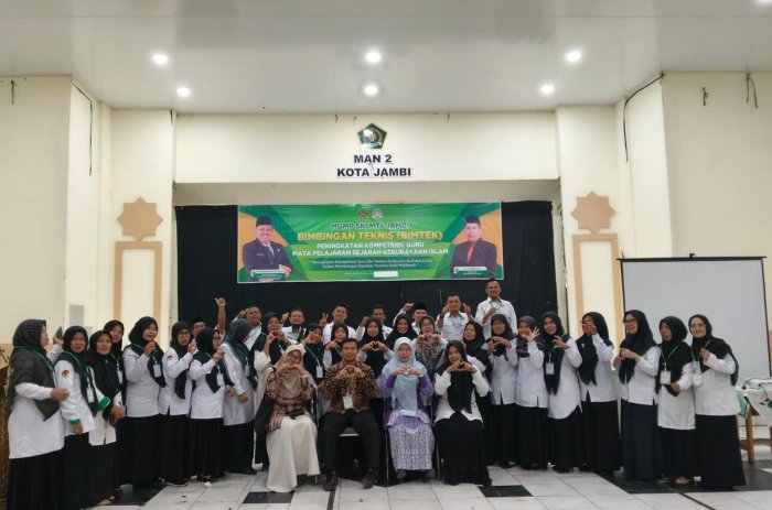 Tingkatkan Kompetensi, Guru MTsN 2 Sungai Penuh Ikuti MGMP SKI di Jambi