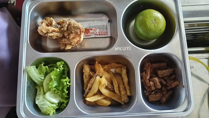 Gizi Terpenuhi, Prestasi Menginspirasi: Makan Bergizi Gratis di MTsN 2 Sungai Penuh