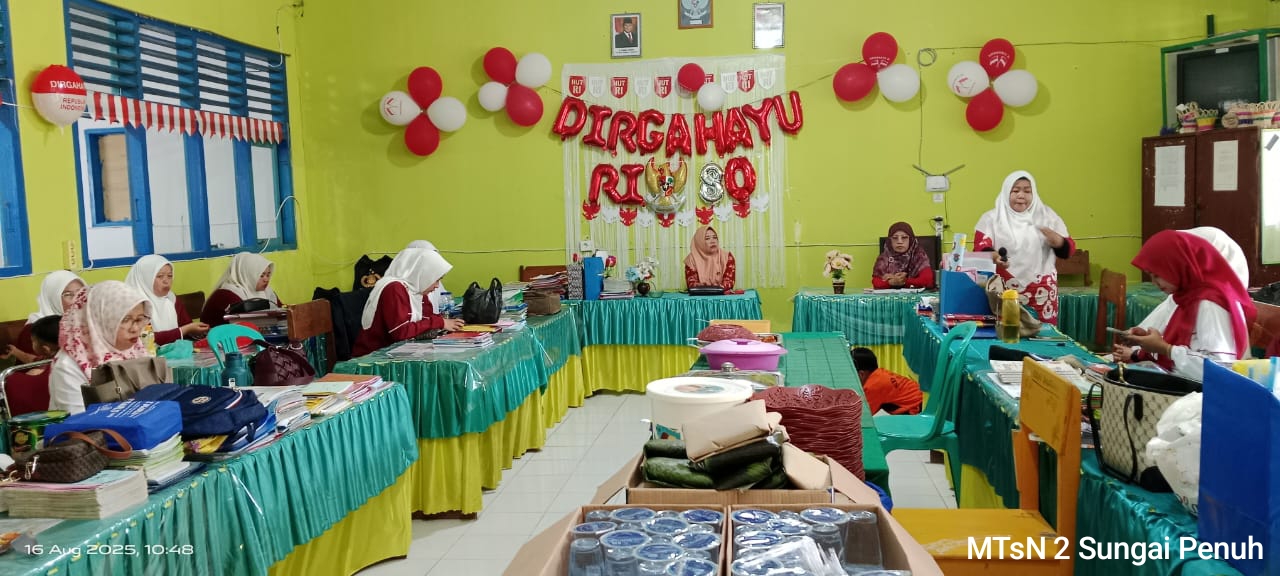 Arisan Dharma Wanita MTsN 2 Sungai Penuh Wujud Silaturahmi dan Kekeluargaan