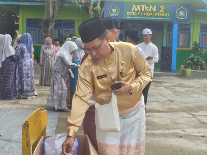 Budayakan Kepedulian, MTsN 2 Sungai Penuh Gelar Aksi 3S Secara Rutin Setiap Pekan