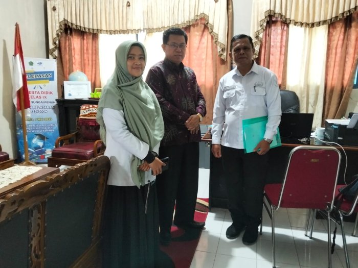 Pendamping Kemensos RI Lakukan Validasi Keaktifan Siswa Penerima Manfaat PKH di MTsN 2 Kota Sungai Penuh