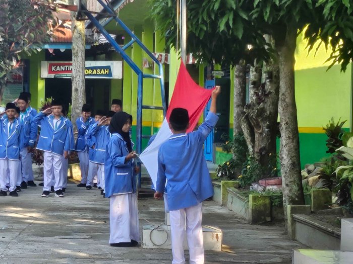 Tanamkan Nilai Karakter, MTsN 2 Sungai Penuh Angkat Tema Hidden Curriculum dalam Upacara