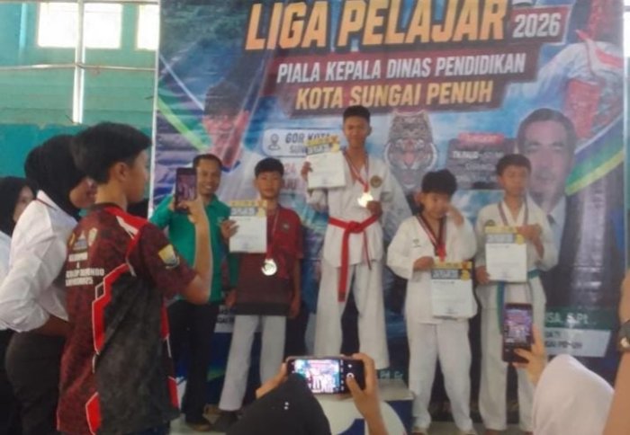 MTsN 2 Sungai Penuh Bangga! Alfharel Chrismayyendra Raih Medali Perak Taekwondo pada Liga Pelajar 2026