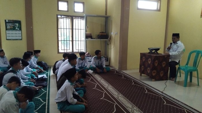 Ramadhan Bulan Tarbiyah, MTsN 2 Sungai Penuh Gelar Pesantren Ramadan 1447 H untuk Perkuat Pemahaman Ibadah Puasa Siswa