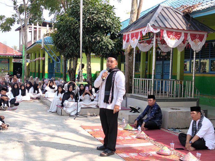 Semarak Maulid Nabi Muhammad SAW, MTsN 2 Sungai Penuh Ajak Siswa Meneladani Akhlak Rasulullah Semarak Maulid Nabi Muhammad SAW, MTsN 2 Sungai Penuh Ajak Siswa Meneladani Akhlak Rasulullah