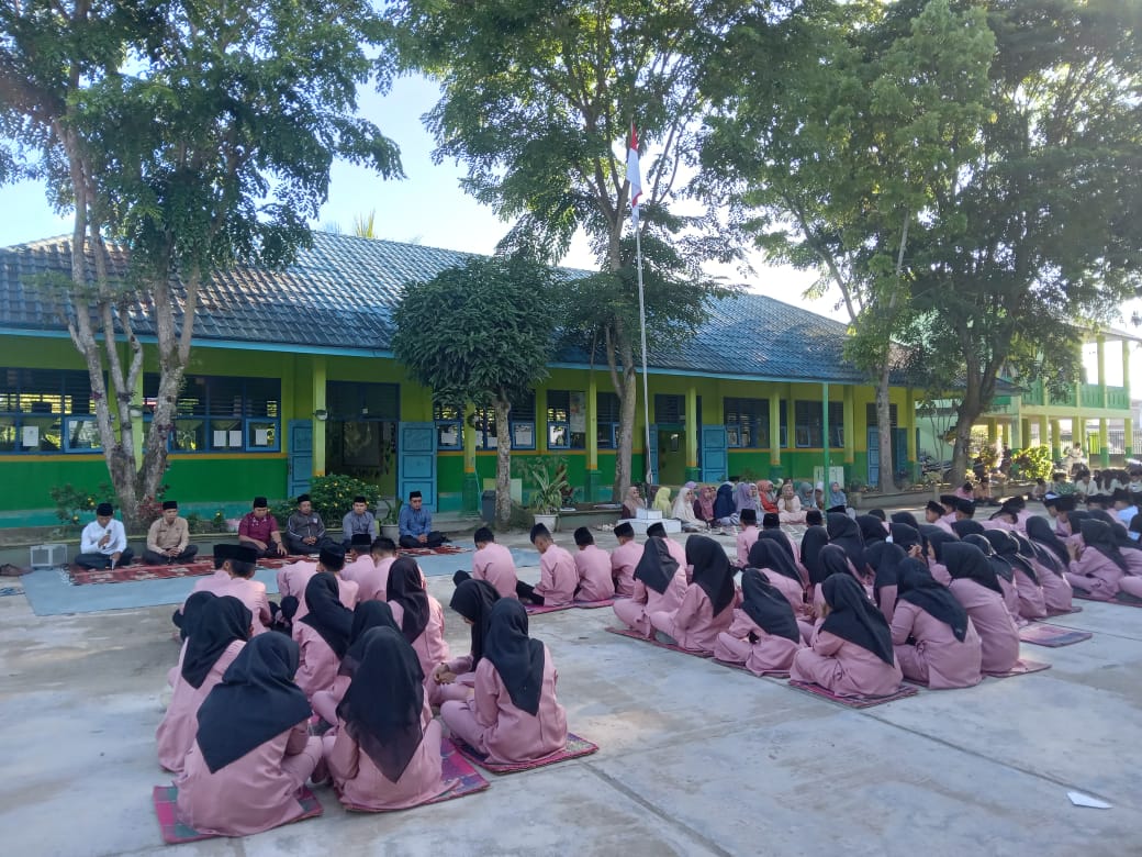 YASINAN RUTIN JUMâ€™AT BAROKAH