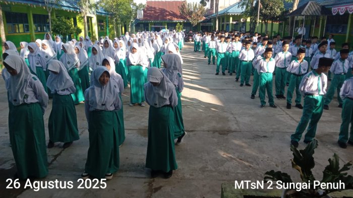 MTsN 2 Sungai Penuh Gelar Apel Pagi untuk Meningkatkan Kedisiplinan dan Semangat Siswa