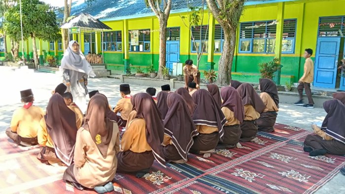 MTsN 2 Sungai Penuh Laksanakan Latihan Nasyid Sambut Peringatan Isra Miraj