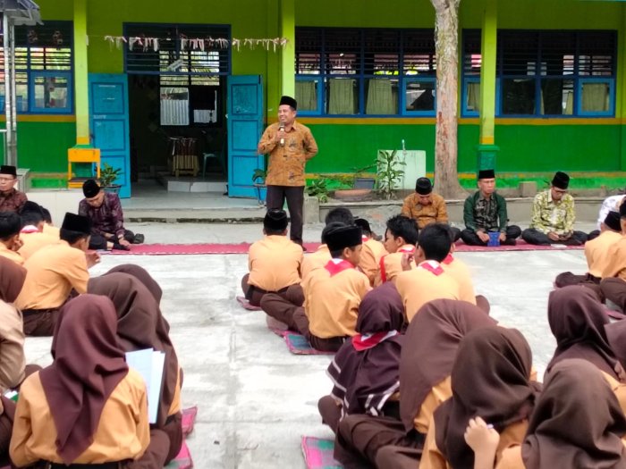 Tausiah Julisrianto Warnai Yasinan MTsN 2 Sungai Penuh, Tekankan Kewajiban Puasa dalam Al-Baqarah 183