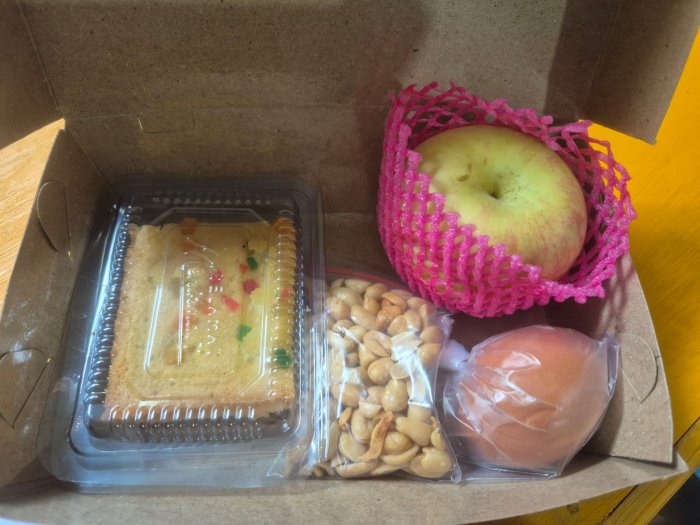 MTsN 2 Sungai Penuh Dampingi Pembagian Menu Bergizi dalam Program MBG